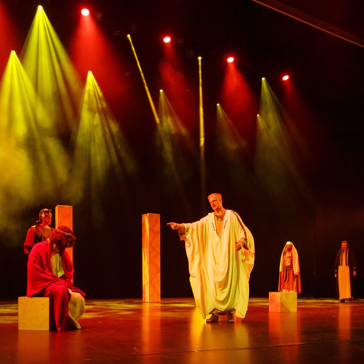 Yeshoua, Amour est son nom au Colisée théâtre de Roubaix près de Lille-15.jpg