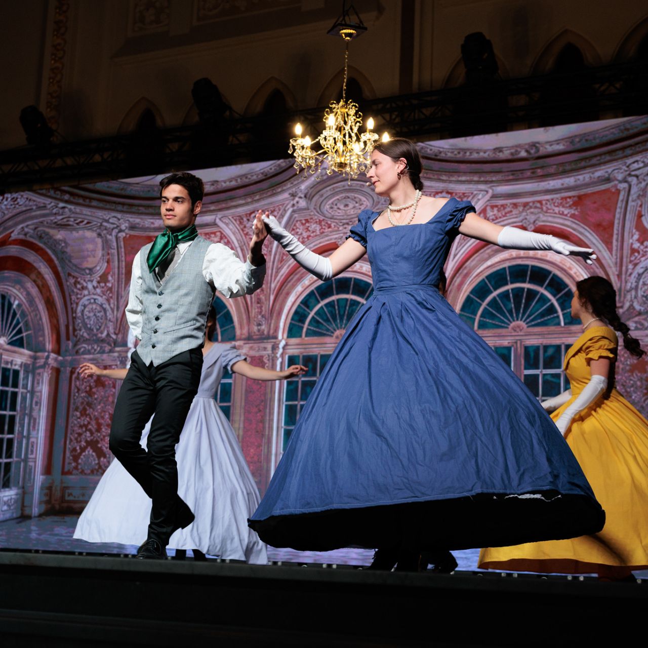 philibert-vrau-le-spectacle-colisee-roubaix-pres-de-lille (8).jpg