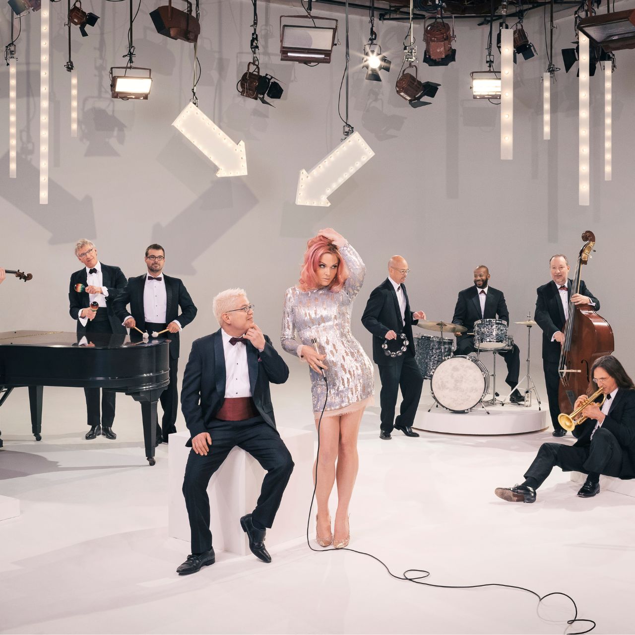 Pink Martini au Colisée de Roubaix près de Lille.jpg