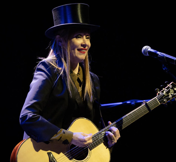 Suzanne-Vega.png
