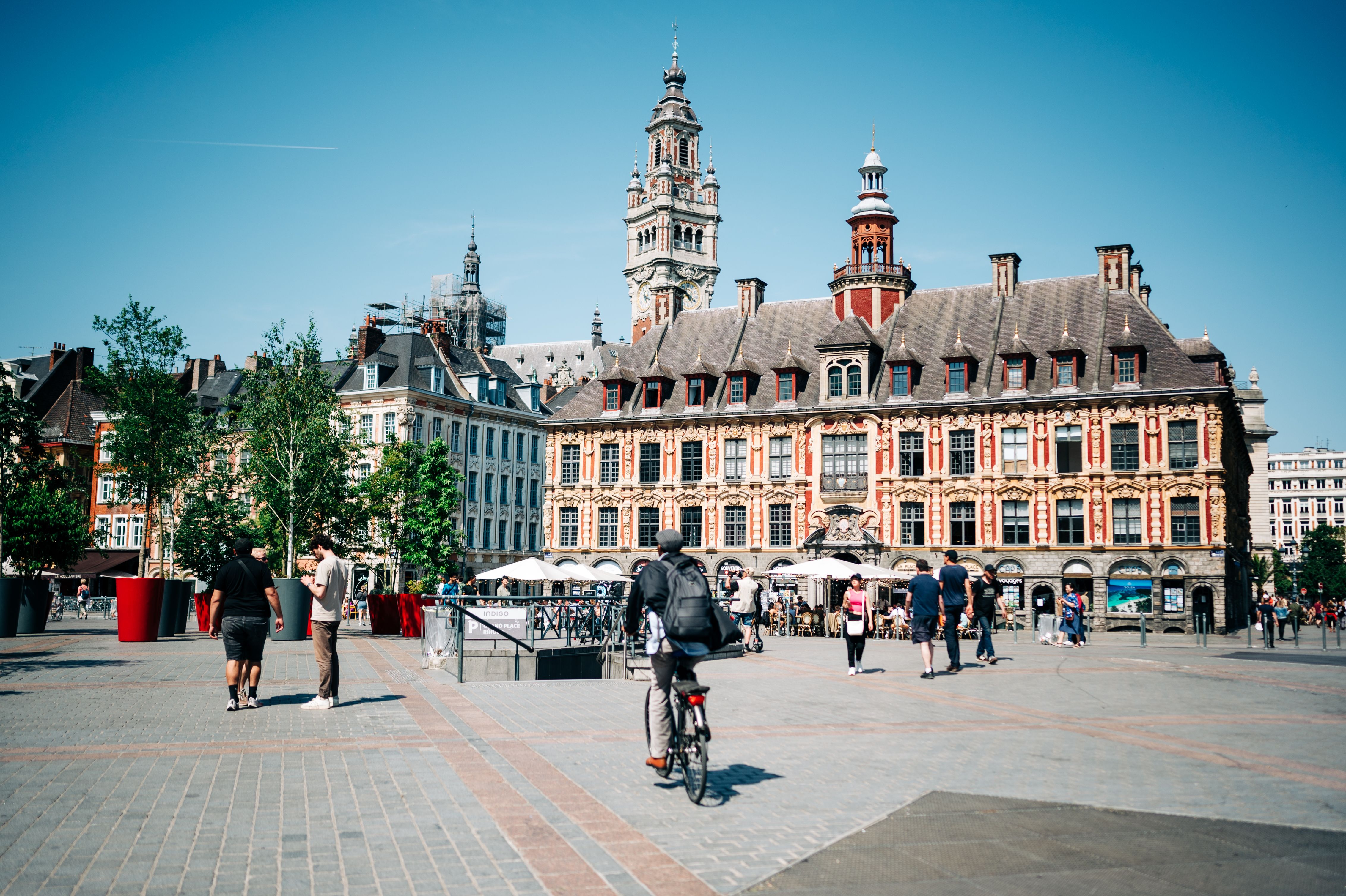 colisée-lille-summer.jpg