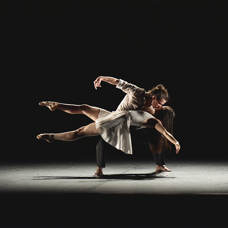 Le baiser © Jean-Claude Carbonne.JPG