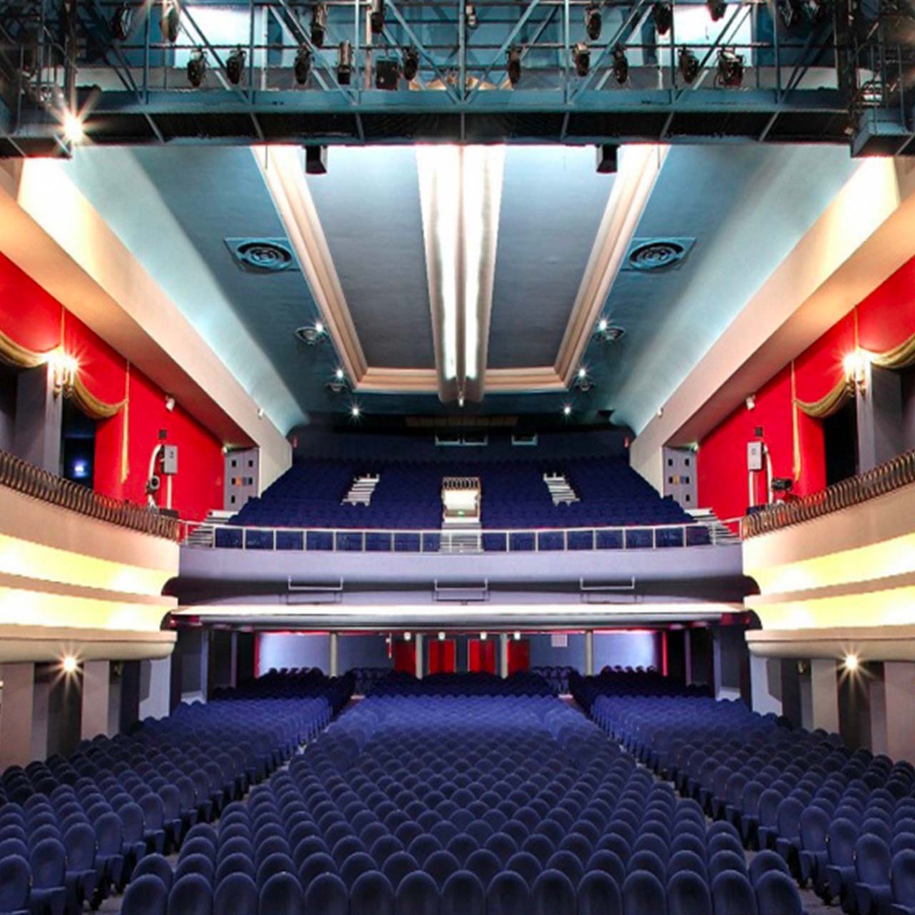 Salle du Colisée.jpg