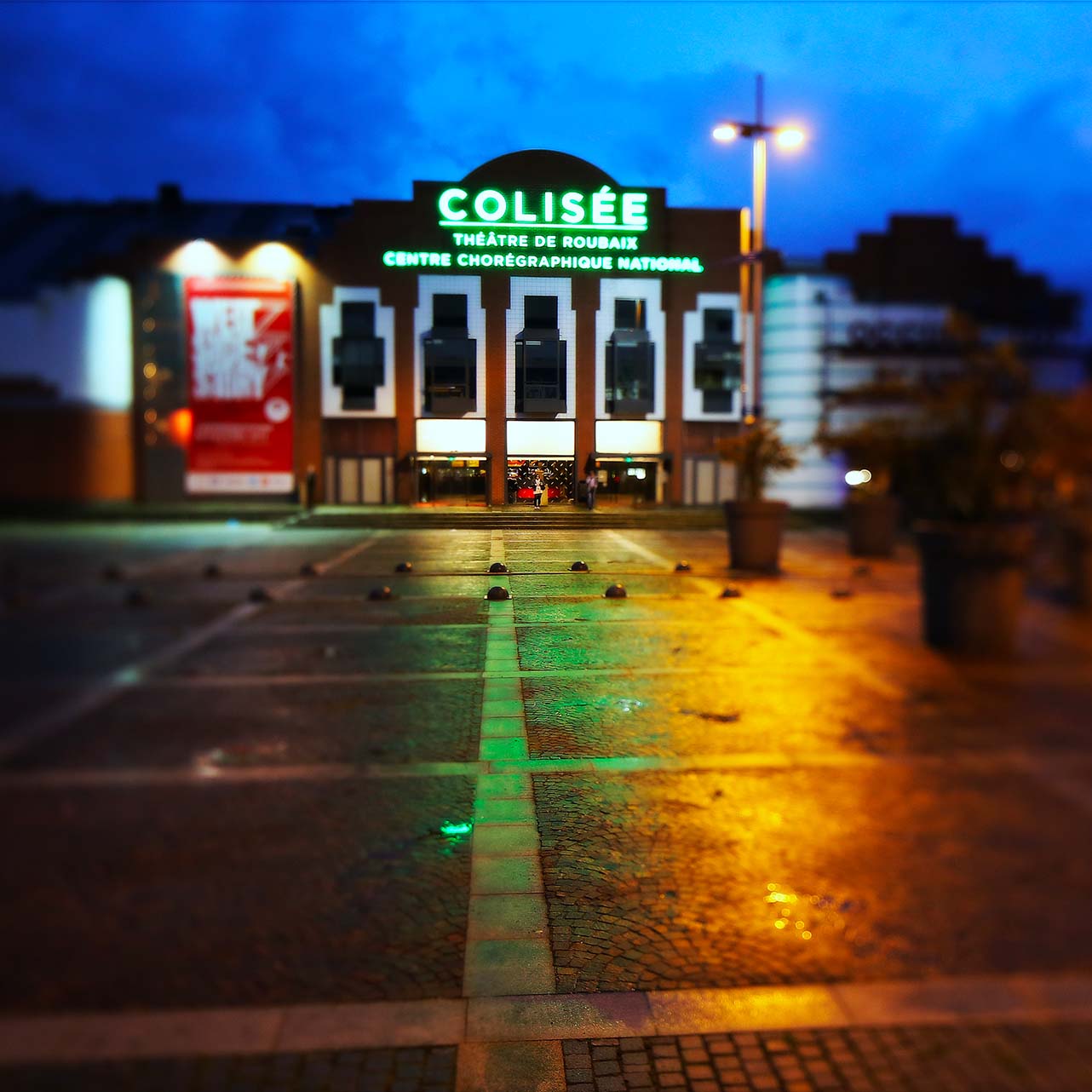le colisée théâtre de Roubaix en exterieur.jpg